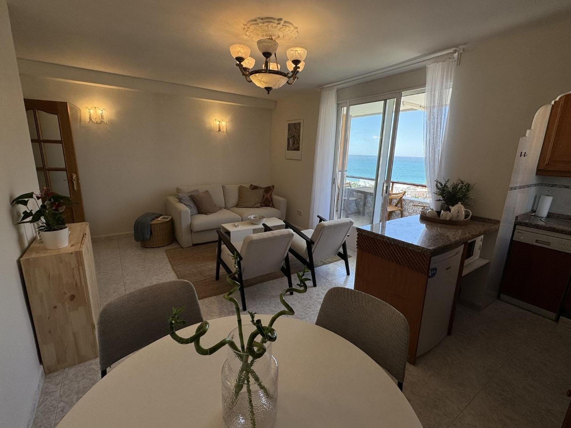 Beachfront Apartment With Terrace And Seaviews Fuengirola Dış mekan fotoğraf